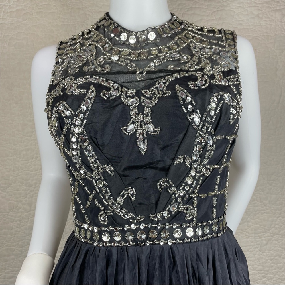 🔥Diamond Crystal Bead Accent Sleeveless A-line Full Maxi Party Formal Gown - Picture 5 of 17